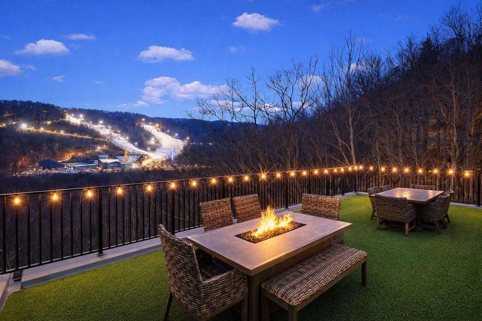 SPECIAL Luxury Manor Hot Tub Pool Ober Views House in Gatlinburg