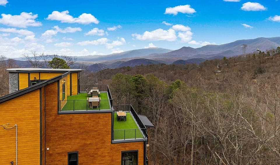 SPECIAL Luxury Manor Hot Tub Pool Ober Views House in Gatlinburg