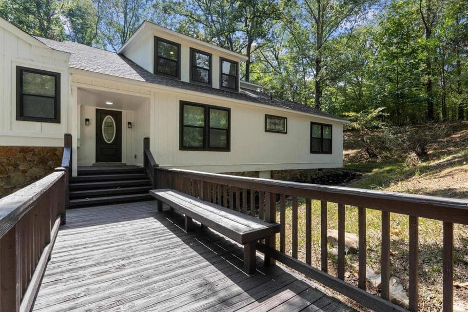 Luxury 6BR Private Estate Spa Bath Theater 2 Acres House in Cordova