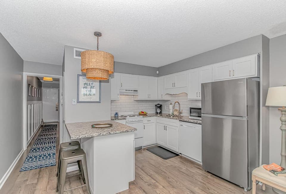 Captivating 2BR Condo for 7 on the Inlet! Marshside Inn 107 House in Garden City