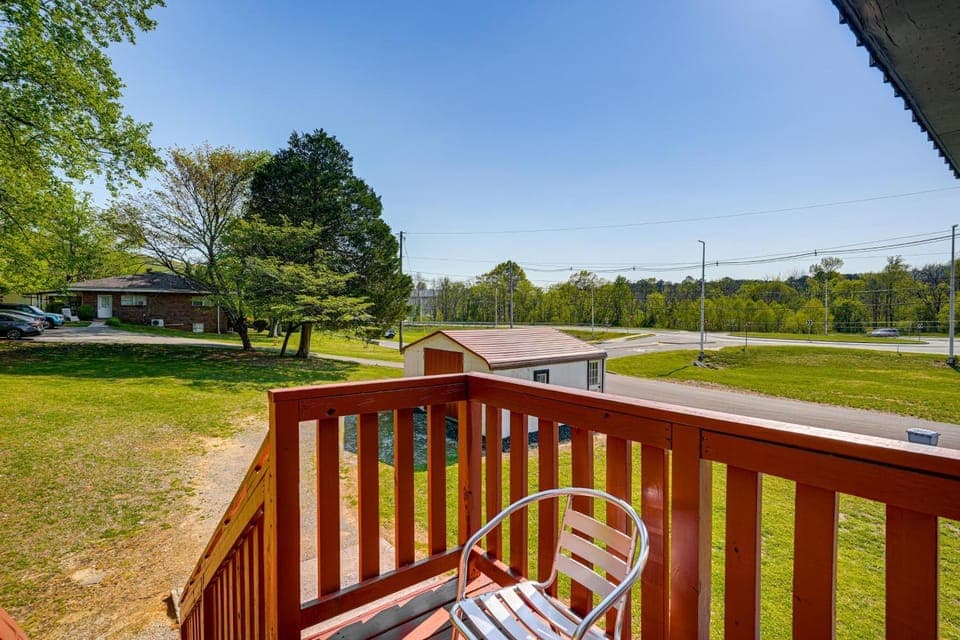 1 Mi to SAU & McKee Foods Campus! Condo w/ Balcony House in Tennessee