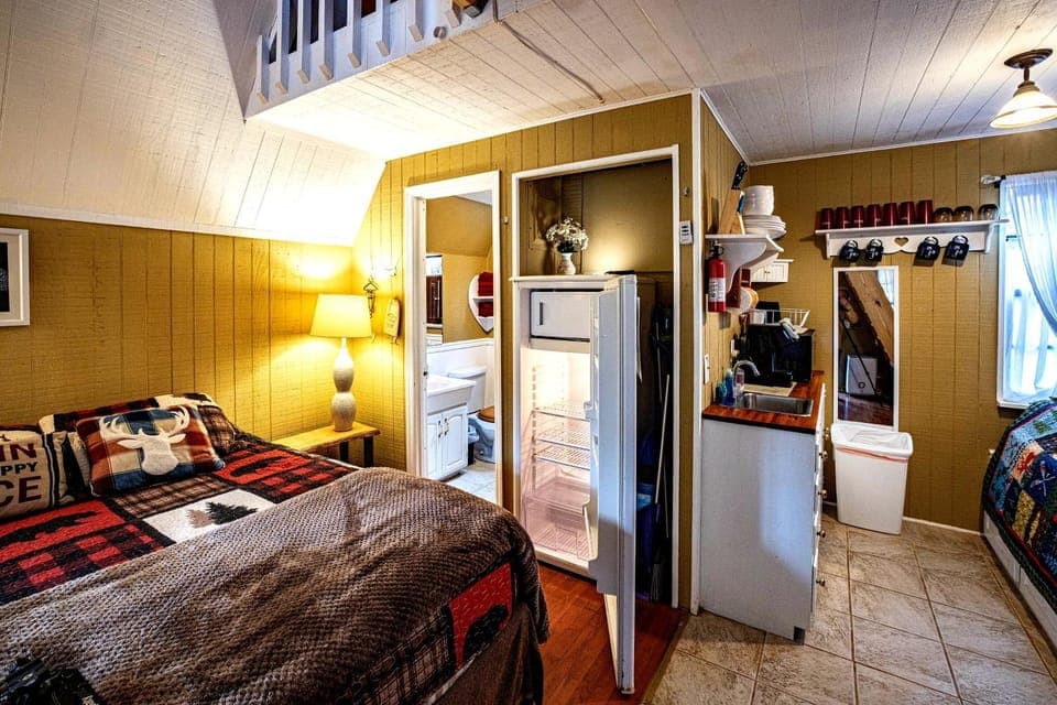 Hilltop Loft House in Helen