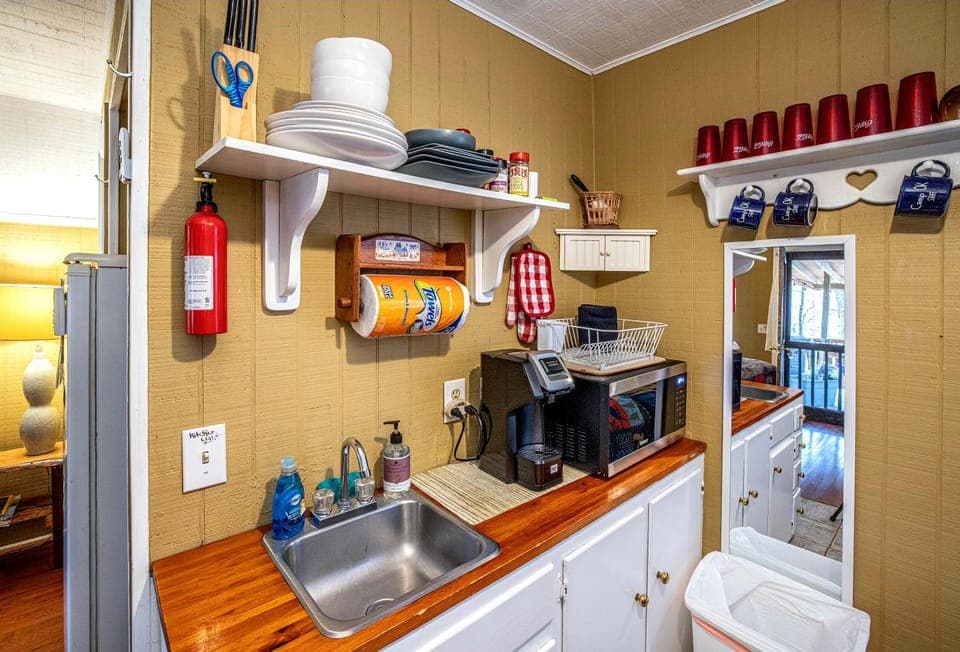 Hilltop Loft House in Helen