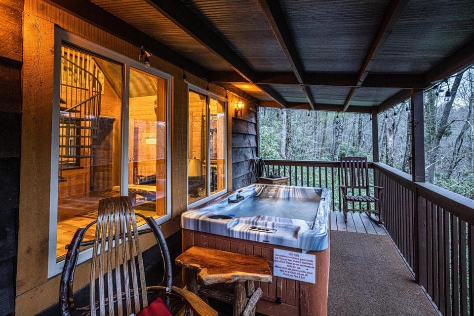 Riverview Cabin Cabin in Helen