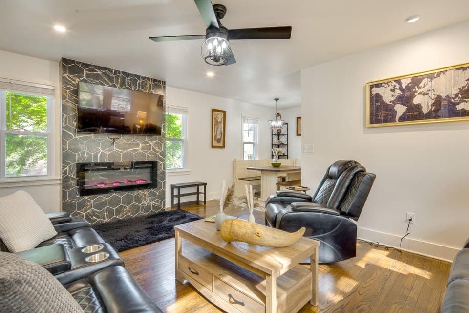 Walk to Osceola Lake! Family-Friendly Home House in Flat Rock