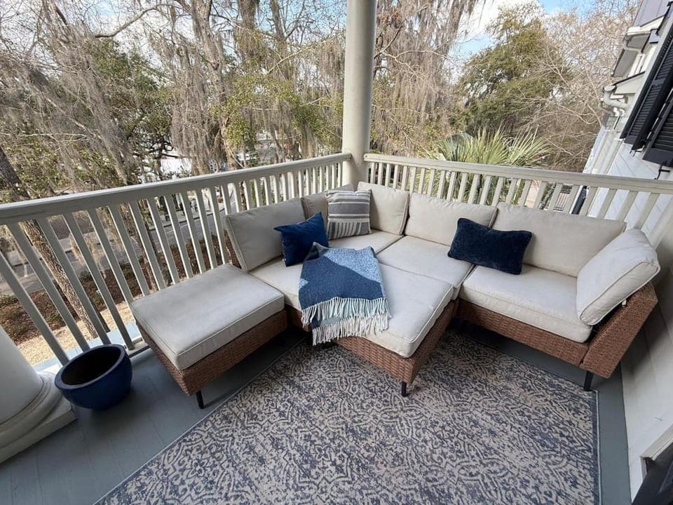 Coastal Loft in Habersham Village Apartment in Beaufort