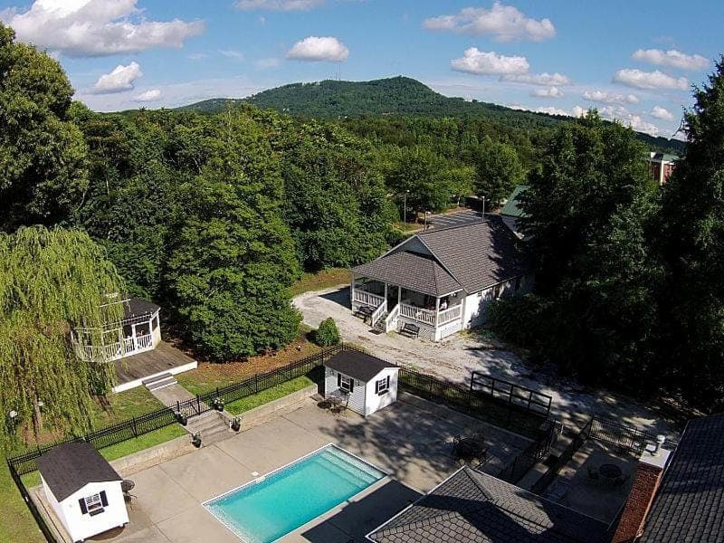 Swamp Rabbit Inn TR Inn in Travelers Rest