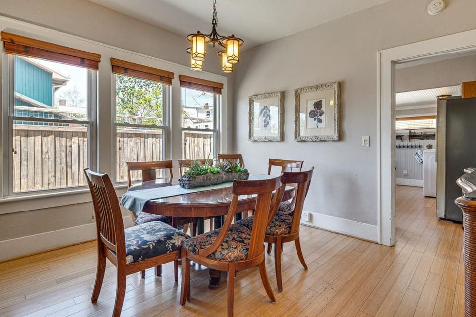 ‘Georgia Belle’ Near Asheville: Mtn Views & Porch House in Weaverville