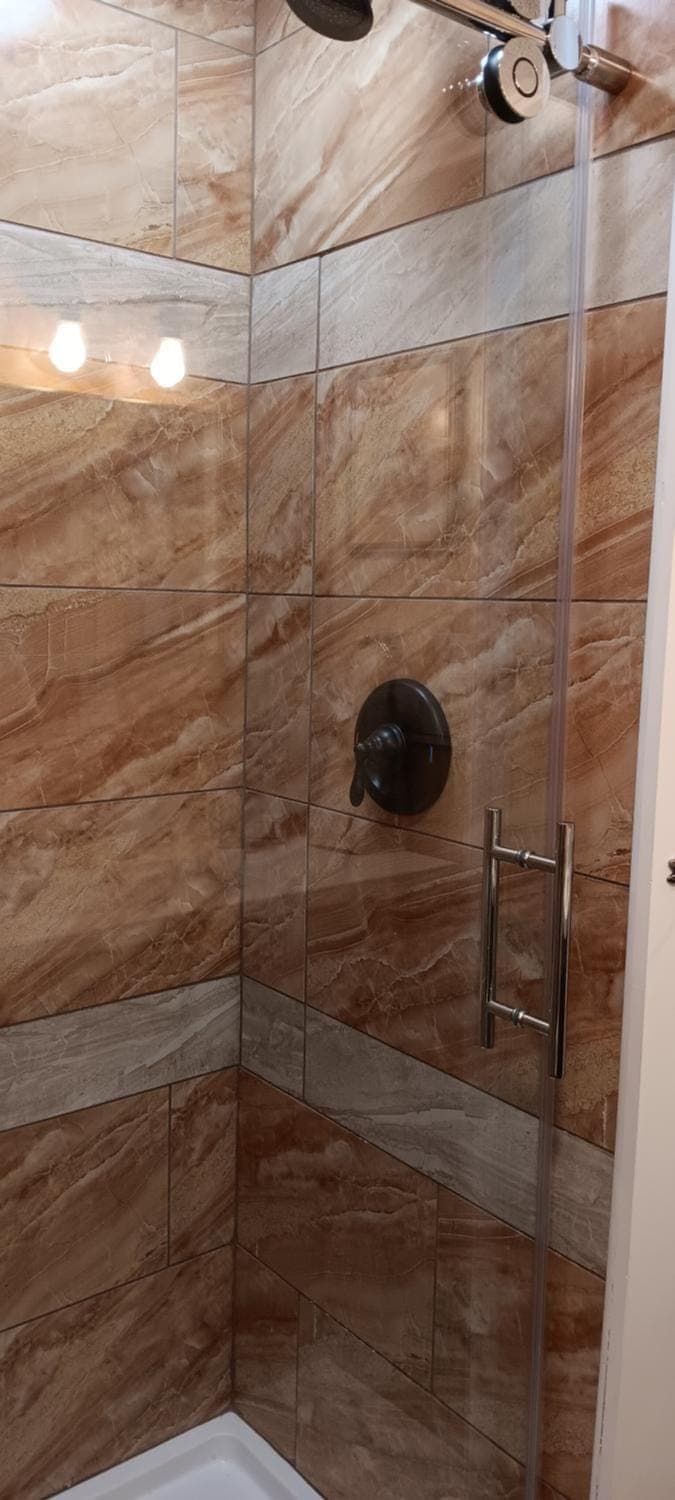 5 min walk to Casino - Quick I-81 Access - Cozy Private Stay Apartment in Bristol