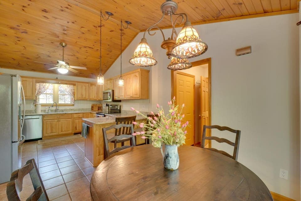Wooded 'Sanctuary' Near Dale Hollow Lake & Marina House in Tennessee