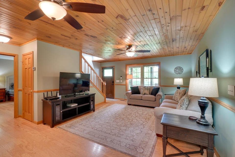Wooded 'Sanctuary' Near Dale Hollow Lake & Marina House in Tennessee