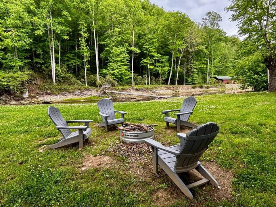 Natural landscape, View (from property/room), Mountain view, River view
