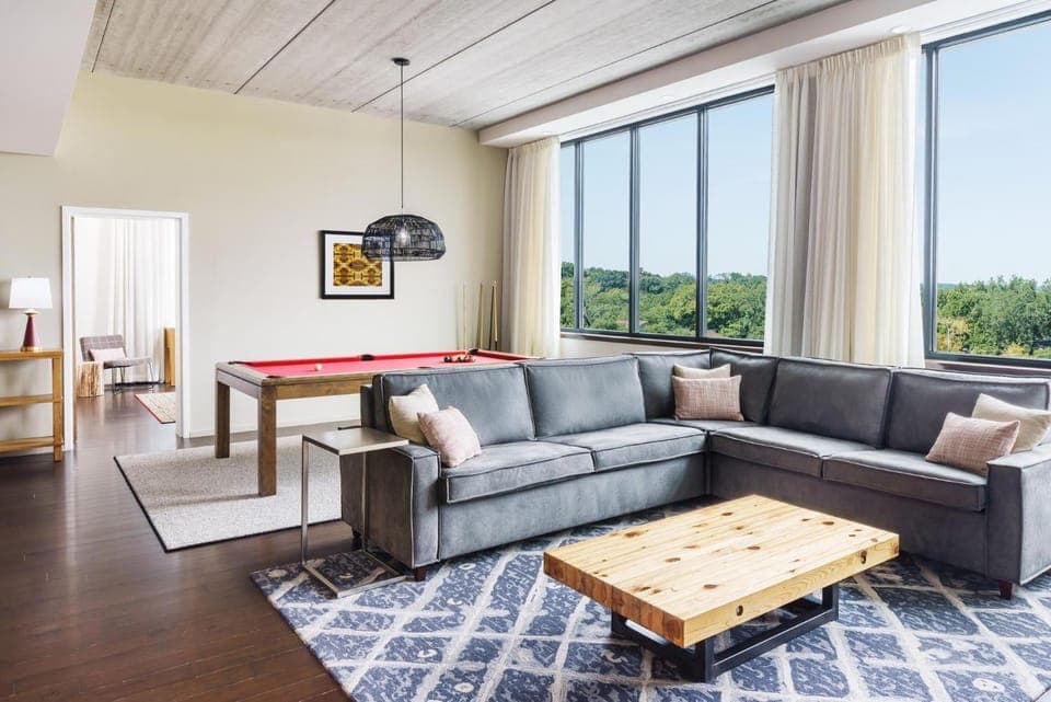 Billiard, Kitchen or kitchenette, Living room