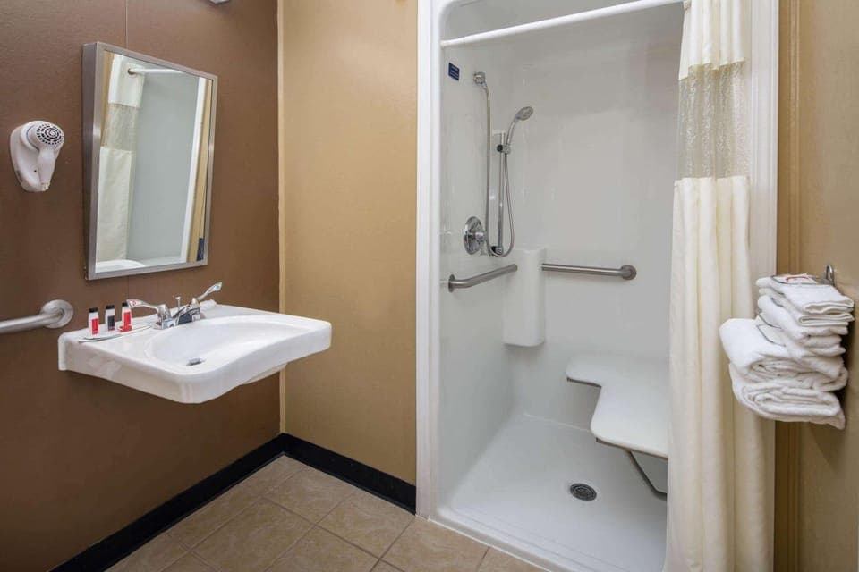 Shower, Bathroom, Photo of the whole room, On site, ADAM