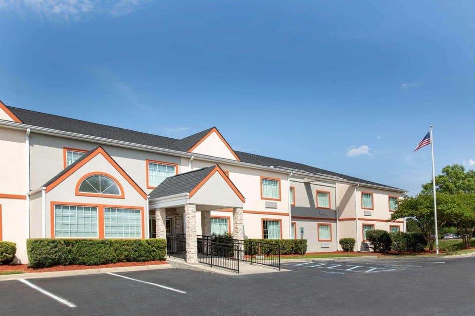 Property building, Property building, Day, On site, Time of day
