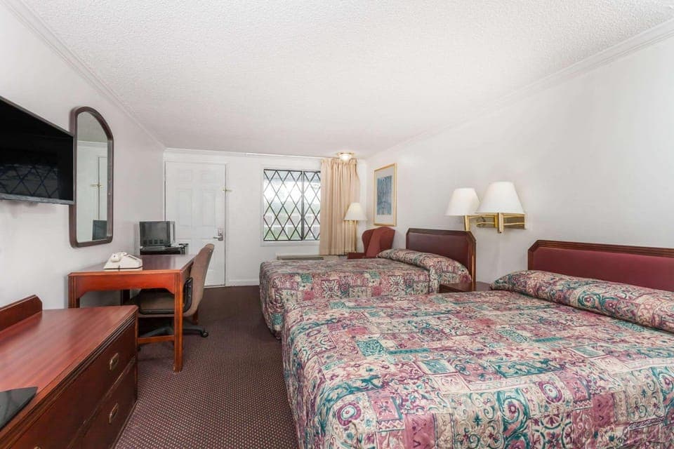Photo of the whole room, On site
