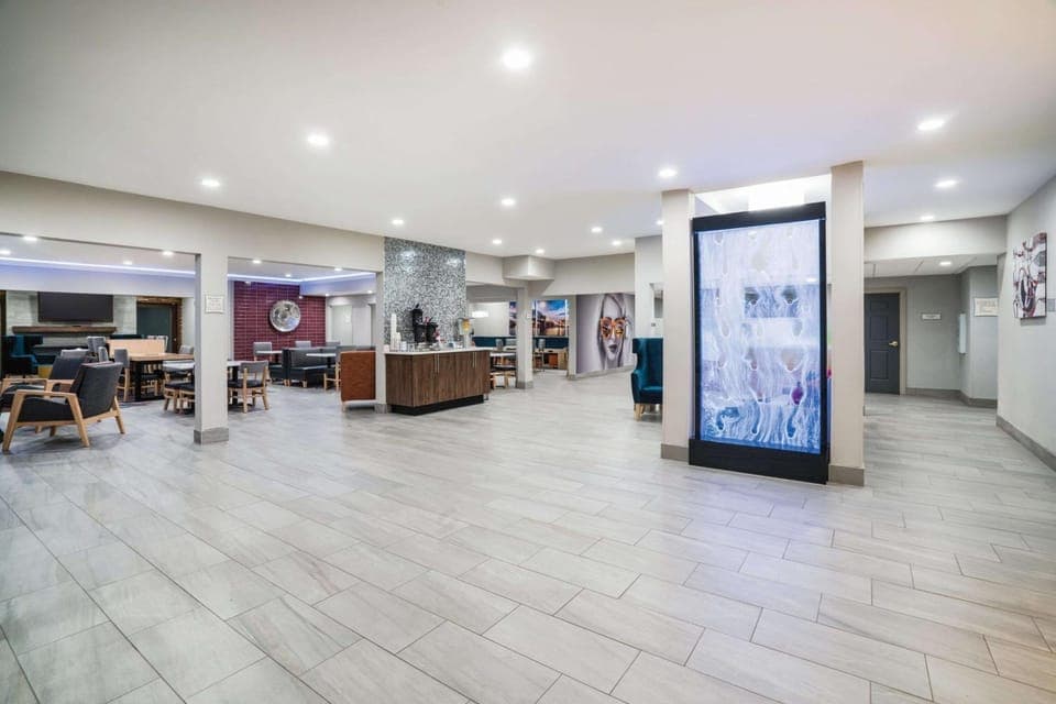Lobby or reception, On site