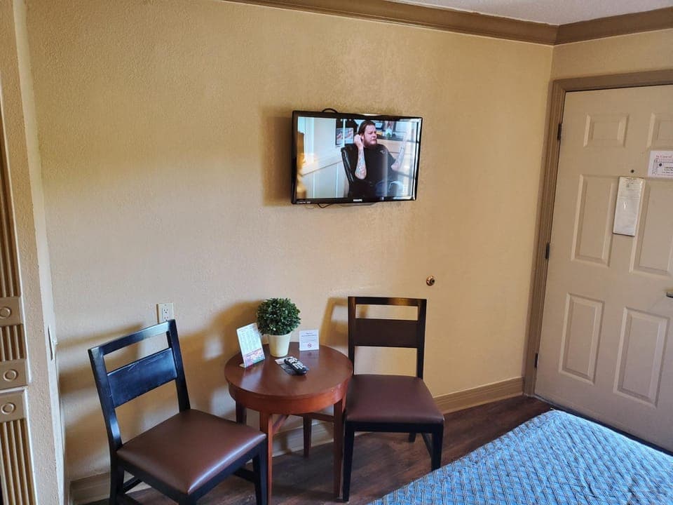 TV and multimedia, Seating area