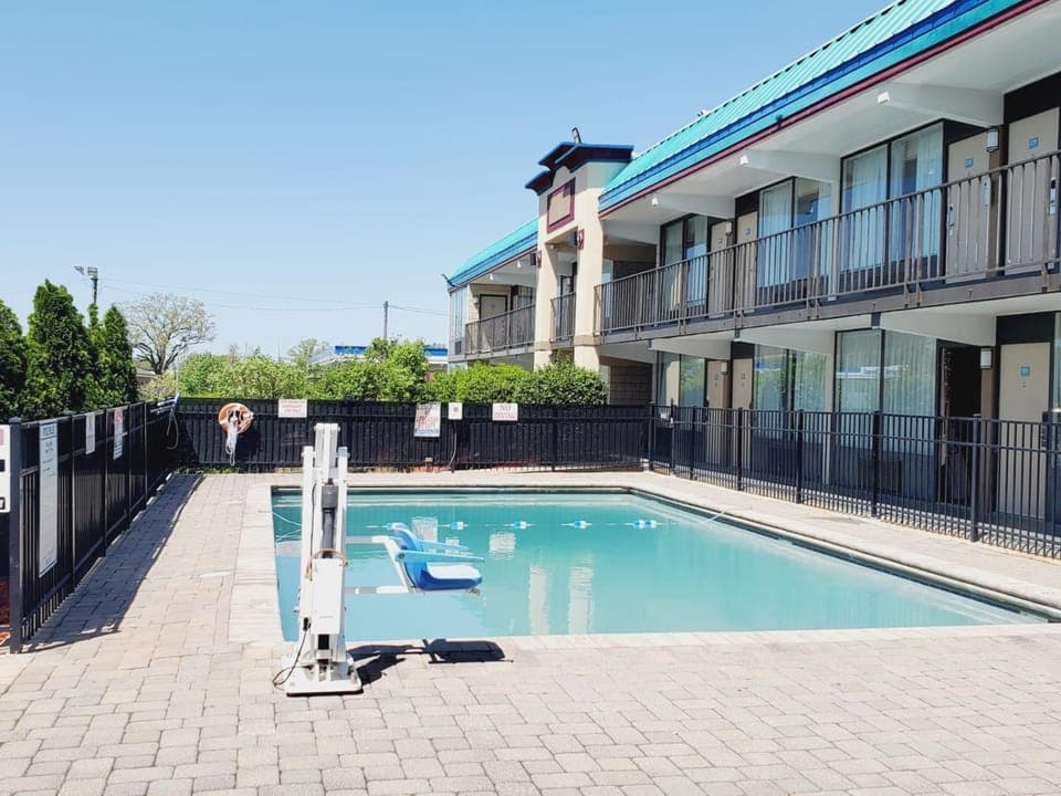 Pool view, Swimming pool