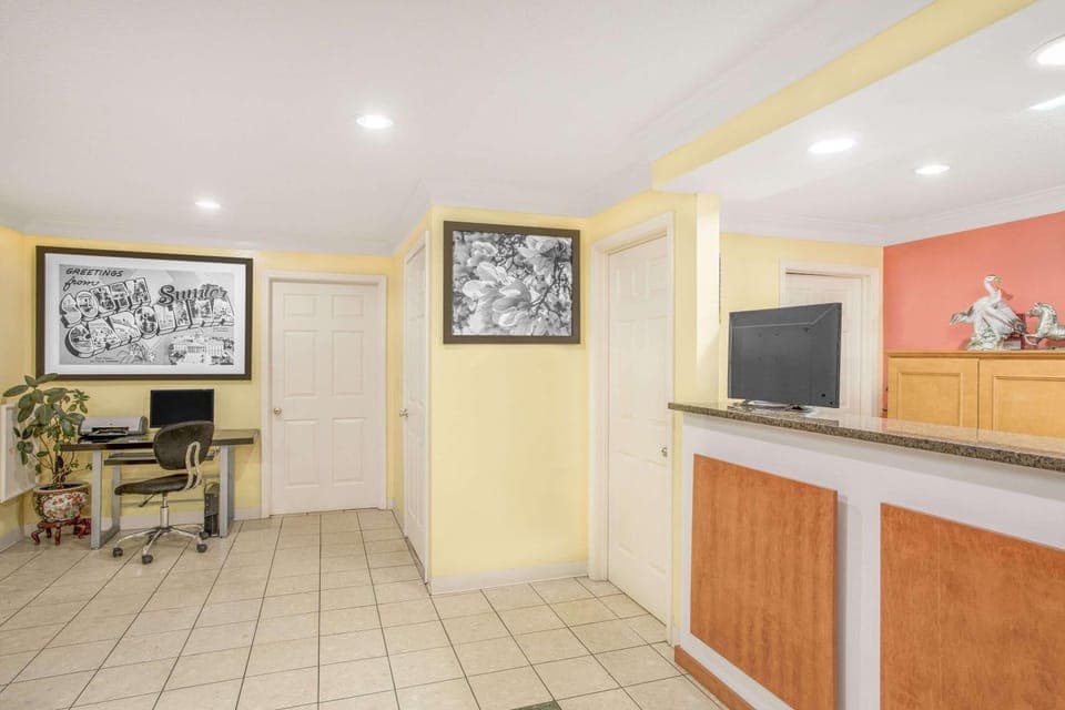 Lobby or reception, On site