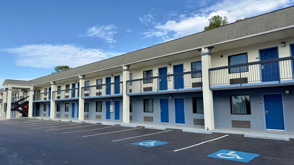 Property building, Day, Parking