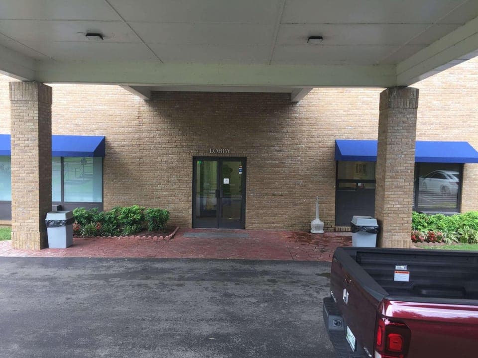 Property building, Facade/entrance, Day, On site, Time of day