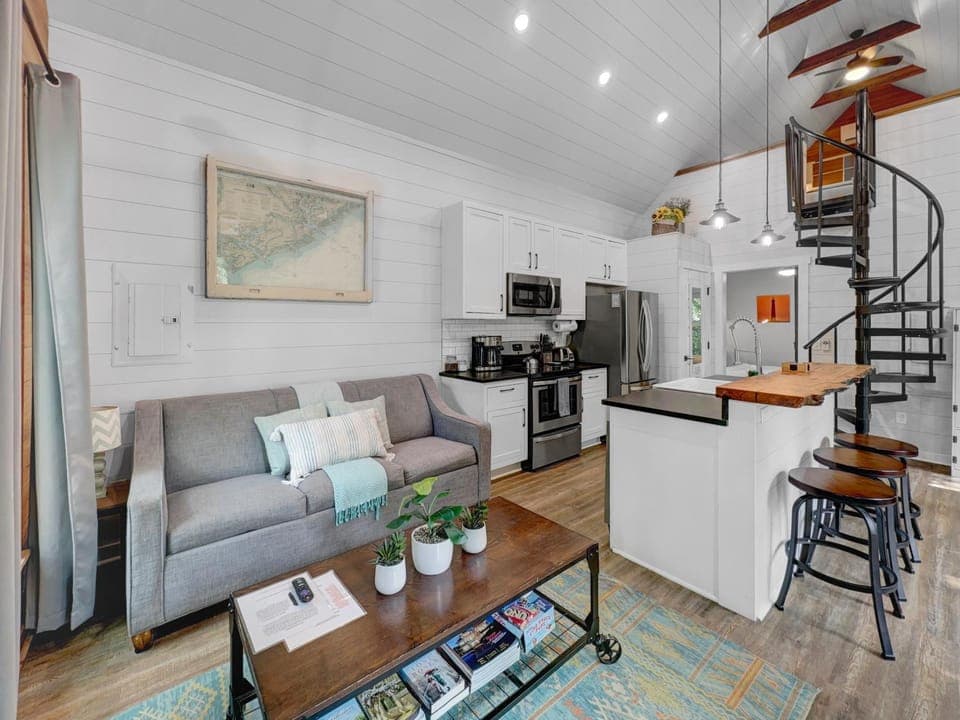 Kitchen or kitchenette, Living room, Seating area