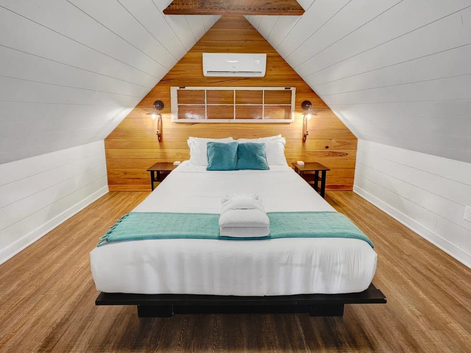 Cozy Island Cottage Bed and Breakfast in James Island