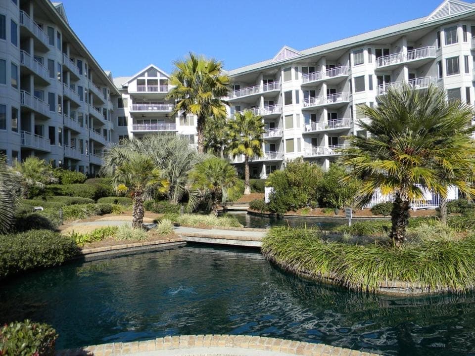 Updated Granite Stainless Steel New Tile Bikes & Beach Gear included House in North Forest Beach
