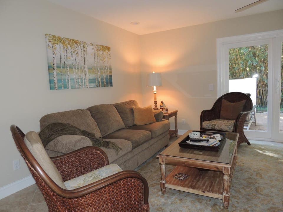 2 Bedrooms, 2 Bathrooms, Sleeps seven Bikes & Beach Gear included House in Hilton Head Island