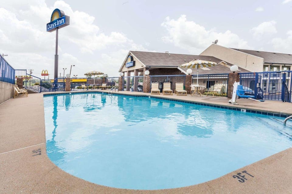 On site, Pool view, Swimming pool, Swimming pool
