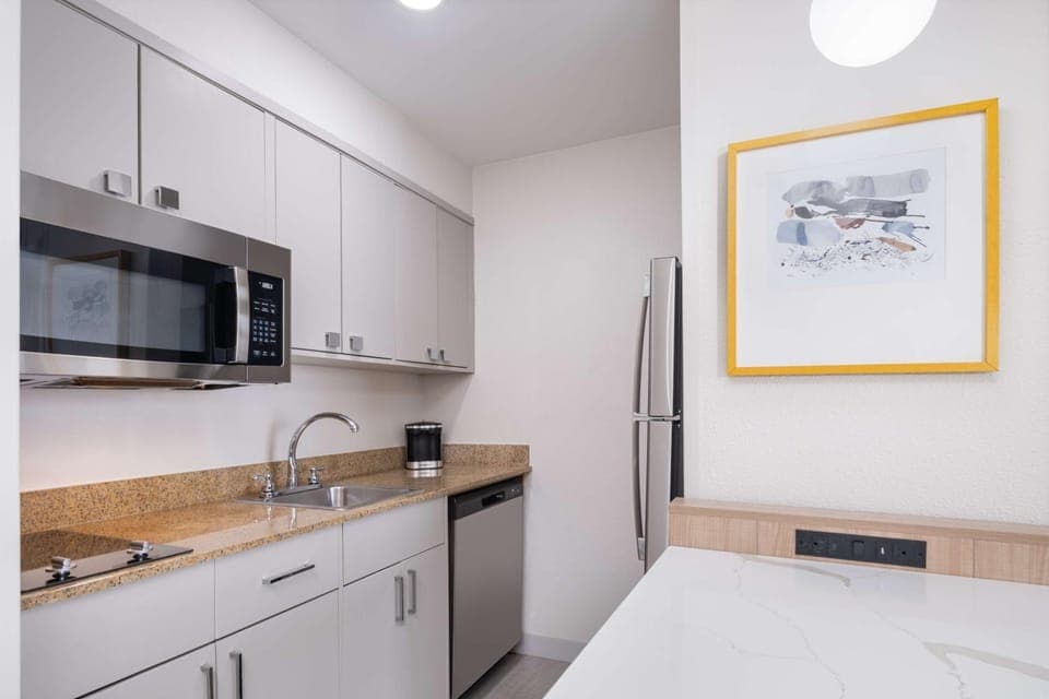 Coffee/tea facilities, Kitchen or kitchenette