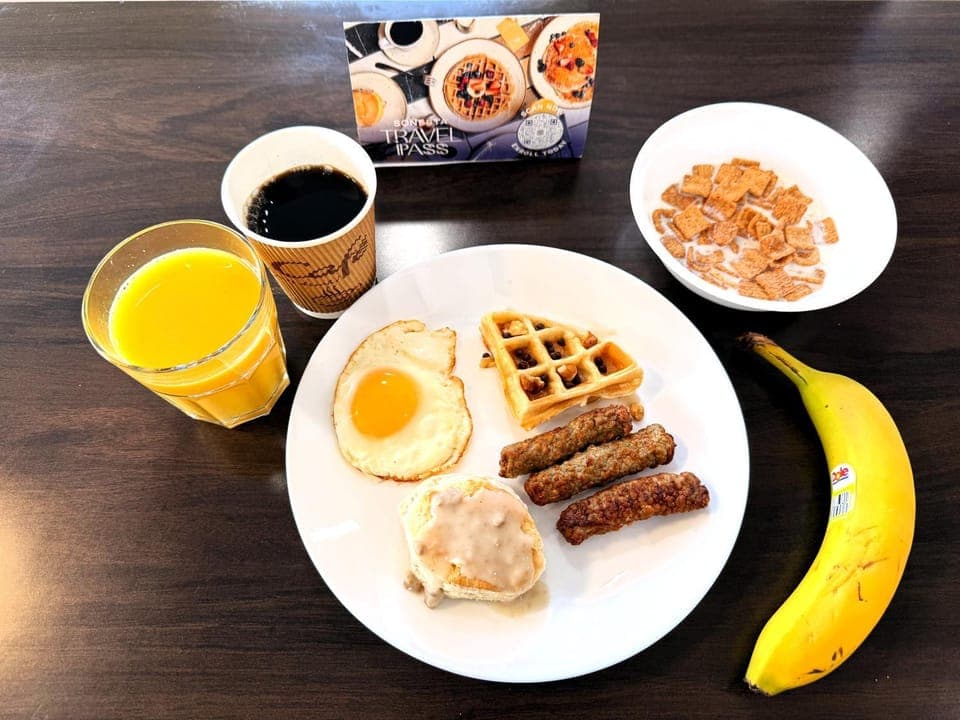 Coffee/tea facilities, Food and drinks, Breakfast