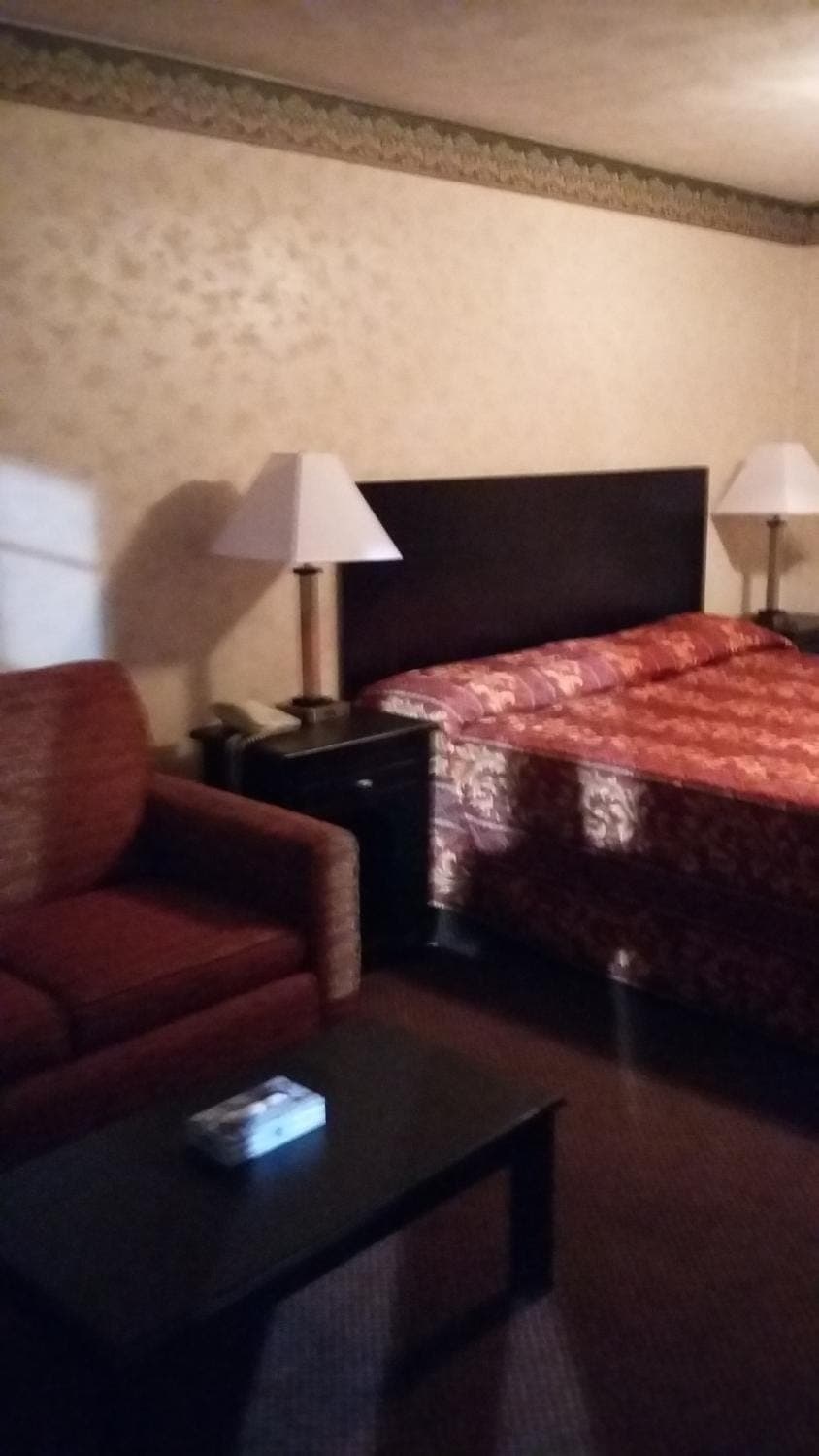 Bed, Seating area