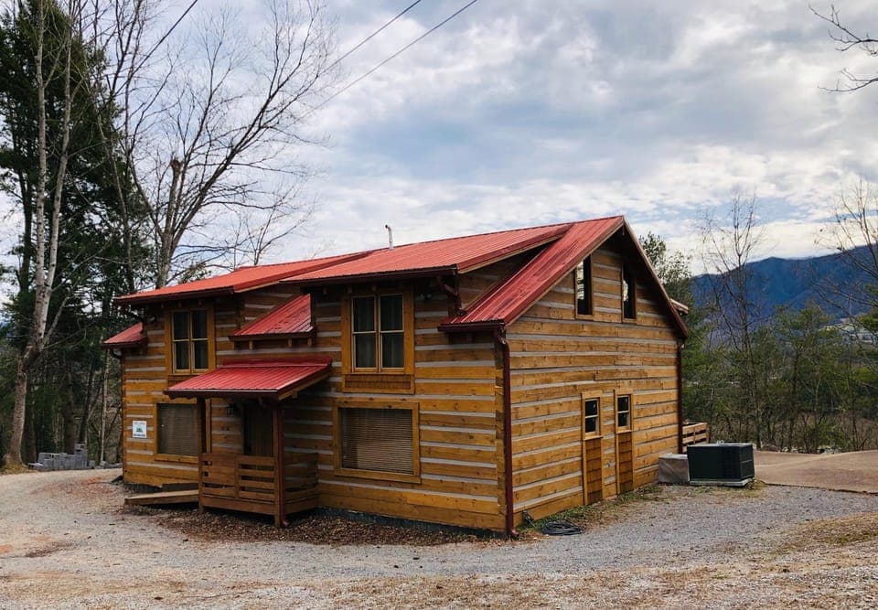 Lodge at Bradley Mtn Chalet in Sevier County
