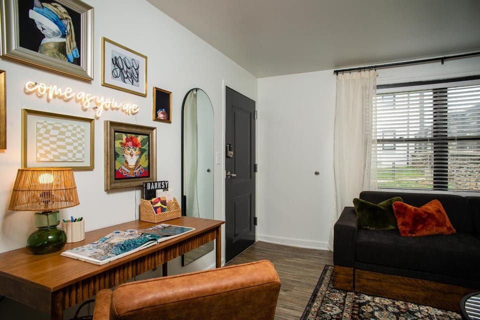 Abode Nashville - Marathon Village Near Downtown Apartment in Nashville