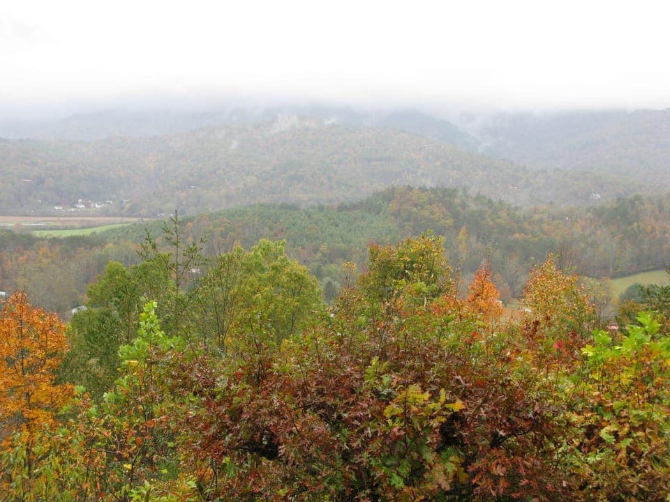 A Little Slice of Smokey Mountain Heaven with Wifi House in Tennessee