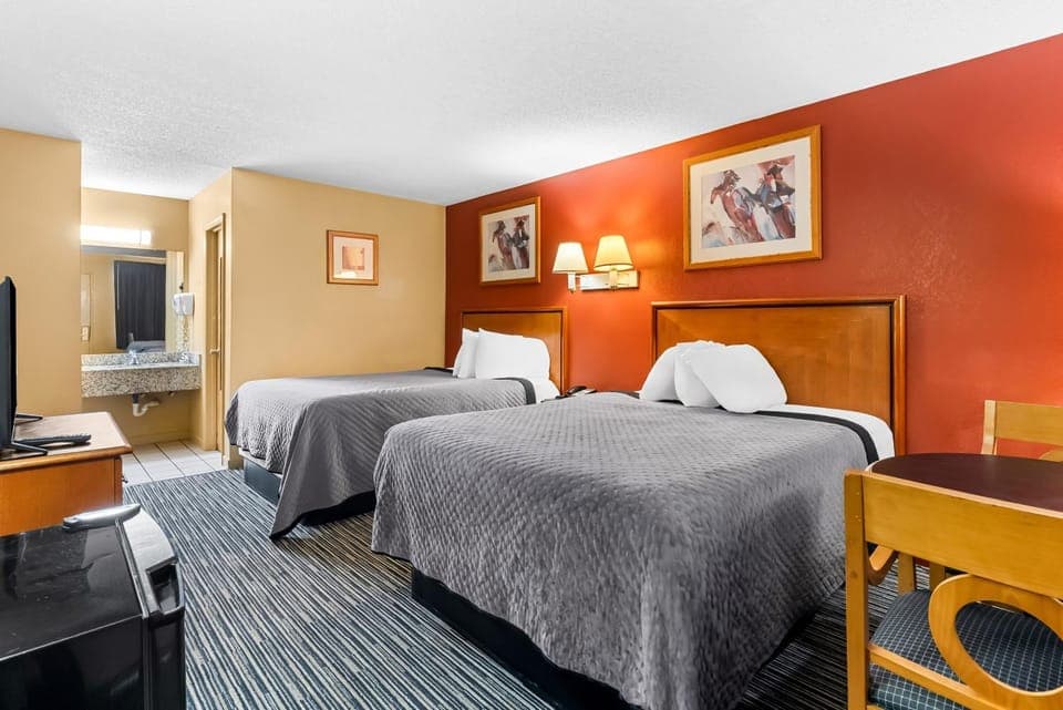 Bed, Seating area, Bedroom