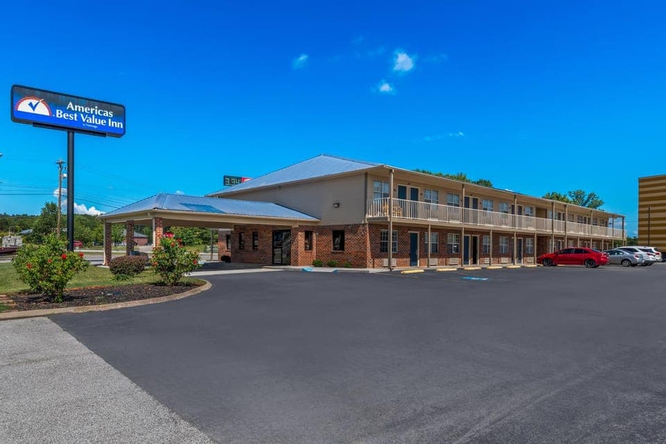 Property building, Day, Location, Parking