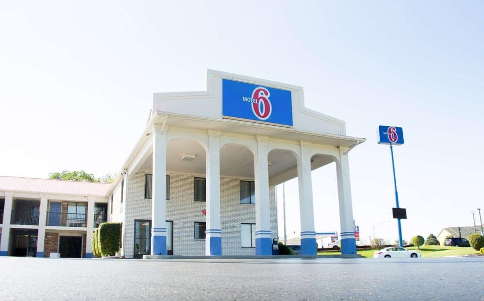 Property building, Facade/entrance, Day, Property logo or sign, On site, Time of day