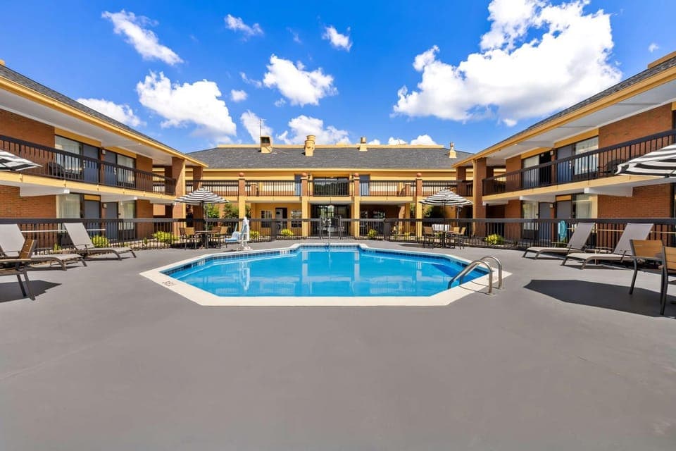 Pool view, Swimming pool
