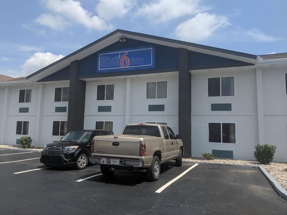 Property building, Facade/entrance, Property logo or sign
