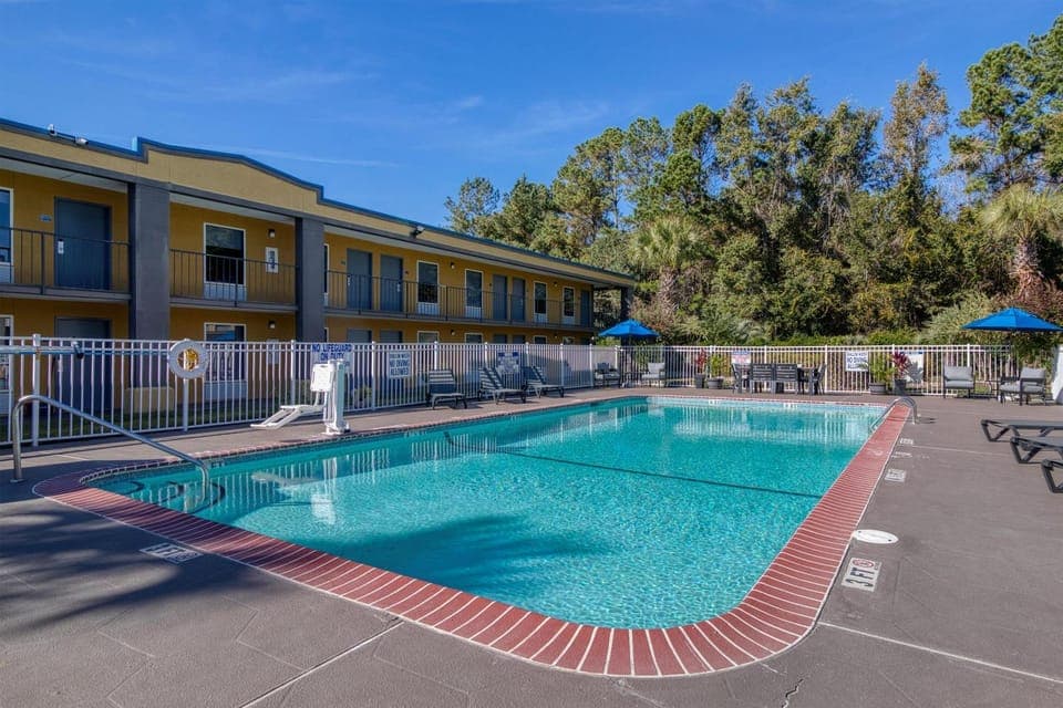 Pool view, Swimming pool