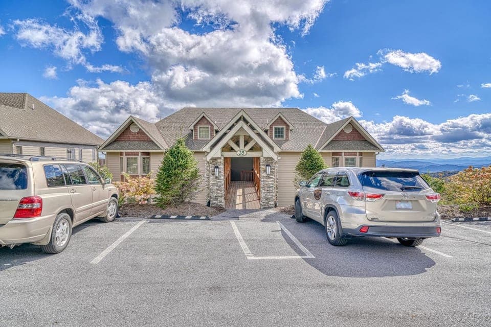 Reserve 35-C House in Sugar Mountain