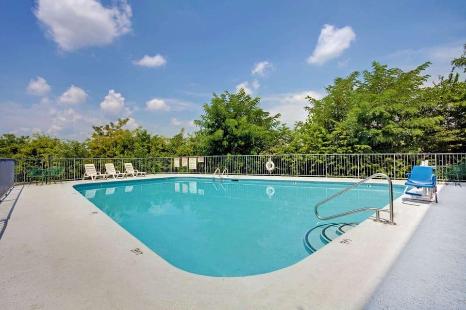 On site, Pool view, Swimming pool, Swimming pool
