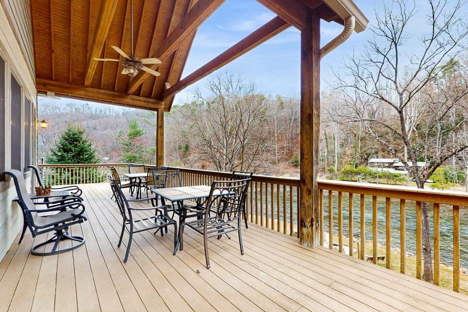 Tuckaway Retreat House in Swain County
