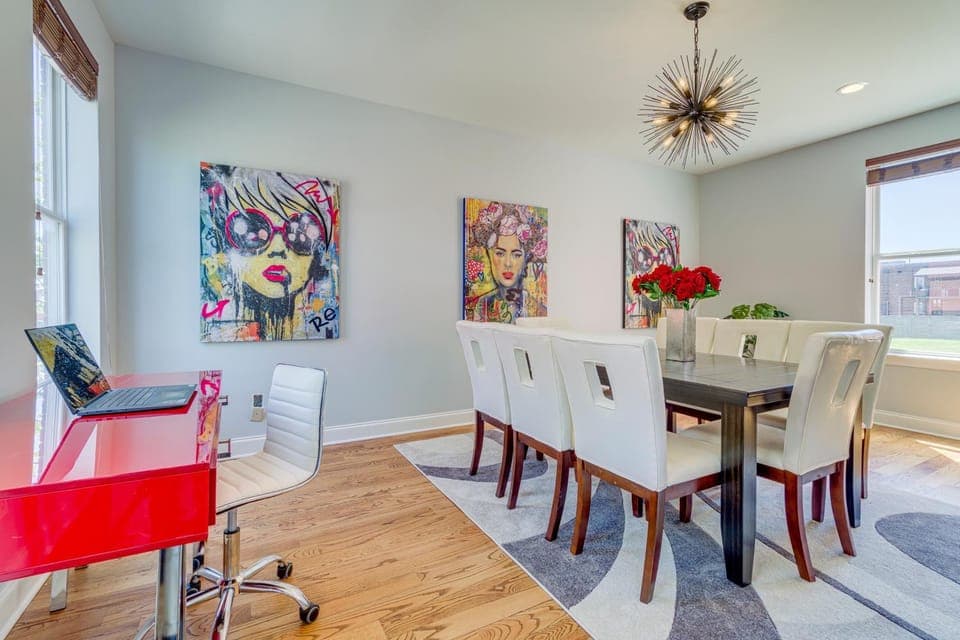 3 blocks to Beale, 4B 6B, Garage, Roof Top Deck, Hot Tub, View, Sleeps 18 Villa in Memphis