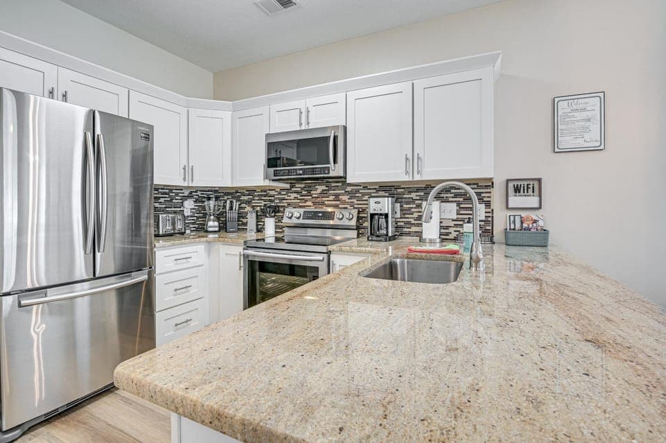 4 Mi to Ocean: Breezy Golf Condo in Myrtle Beach! House in Carolina Forest