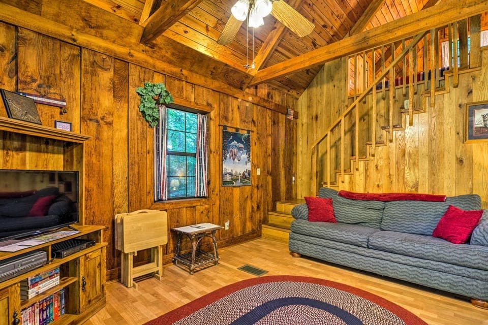 5 Acres, Backyard Creek! Cabin in Tellico Plains Cabin in Tennessee