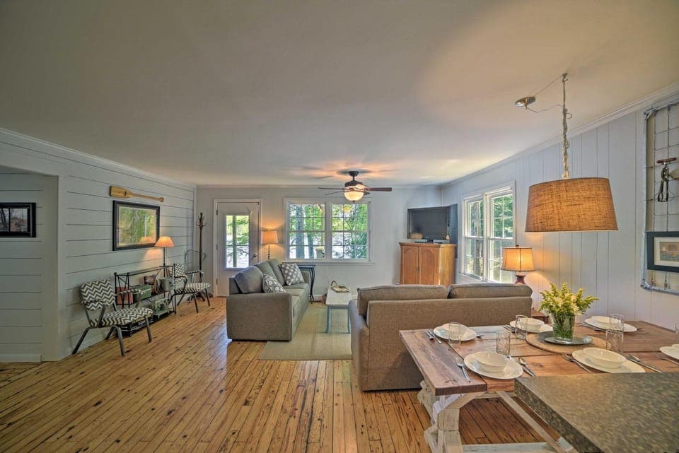 Harrison Lakefront Cottage w/ Private Dock! House in Chattanooga
